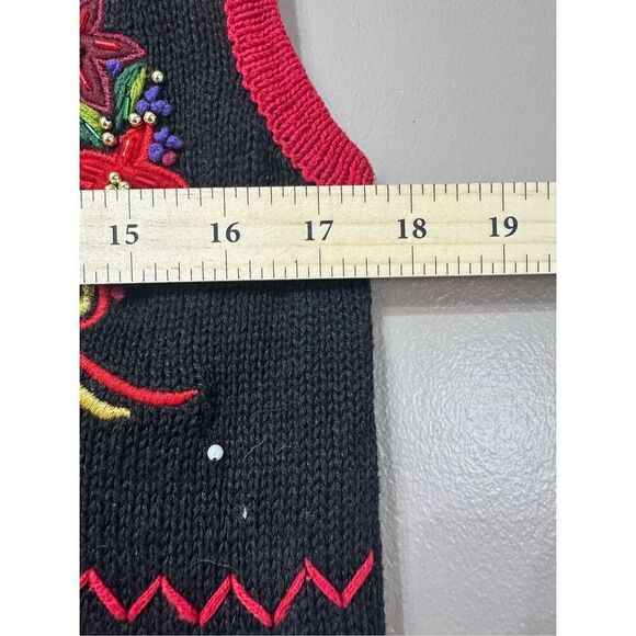 Vintage Bobbie Brooks Embroidered Holiday Christmas Bear Knitted Vest Women's S - Picture 4 of 7